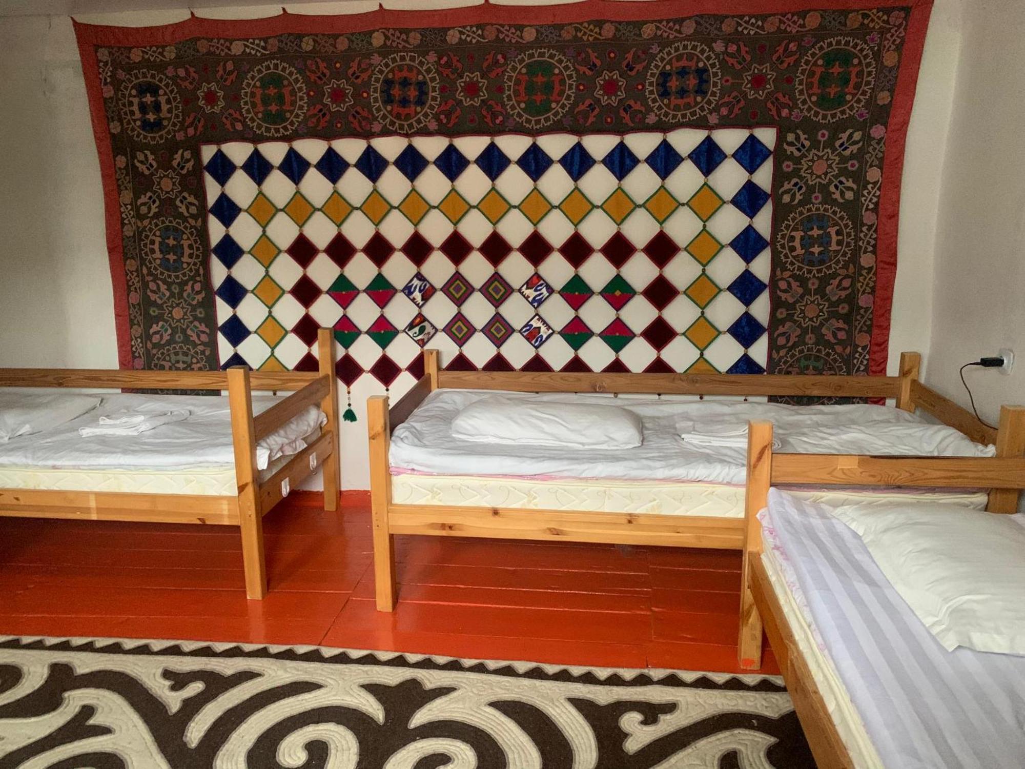Naryn Guest House Экстерьер фото